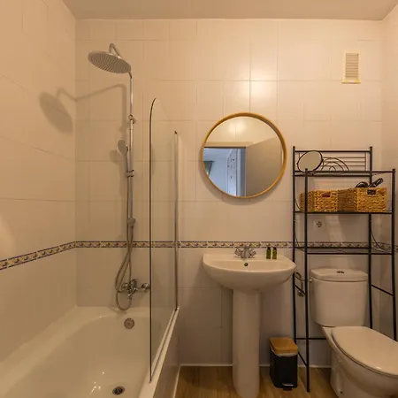 House For 5-6 Guests With Patio 1min Dog Friendly Wifi 600mb Holiday home