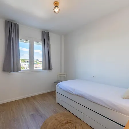 House For 5-6 Guests With Patio 1min Dog Friendly Wifi 600mb Holiday home Tarifa