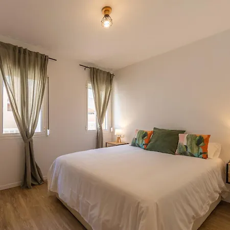 Holiday home House For 5-6 Guests With Patio 1min Dog Friendly Wifi 600mb *