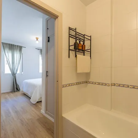 House For 5-6 Guests With Patio 1min Dog Friendly Wifi 600mb *